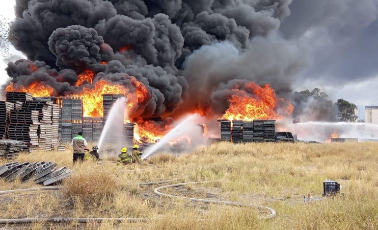  Mega incendio evidencia la necesidad de un plan de emergencia química: investigador