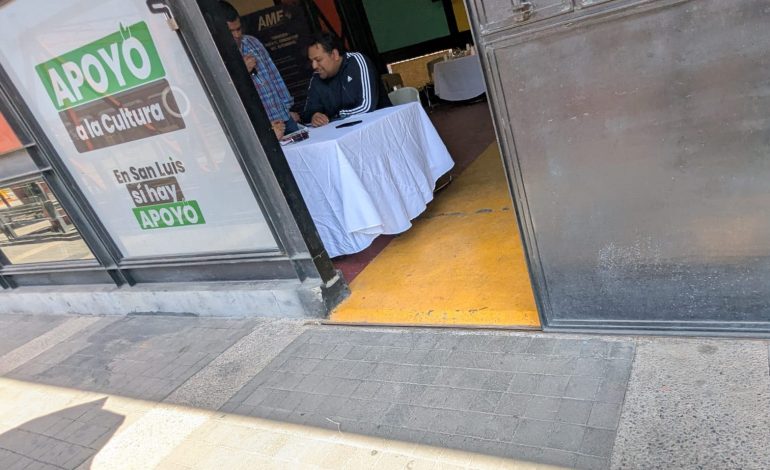  Afilian personal de gobierno al Verde en el Museo del Ferrocarril