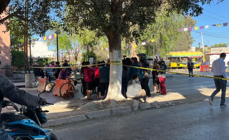  Vecinos de El Saucito exigen agua al Interapas y denuncian abusos de la CEA