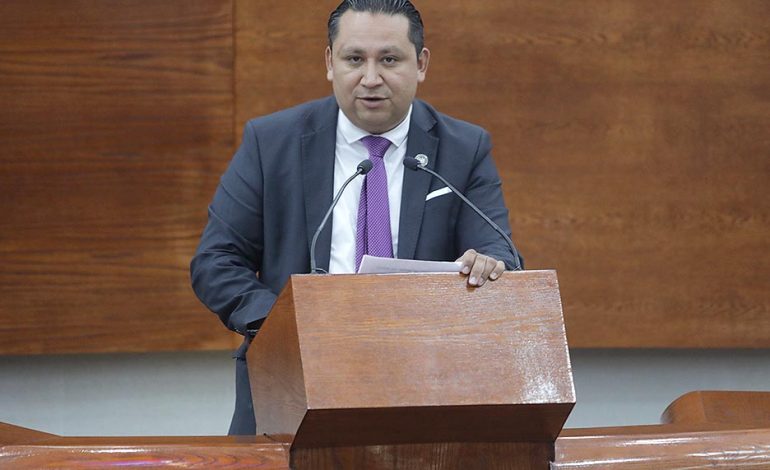  Diputado arremete otra vez contra Interapas; organismo lo desmiente