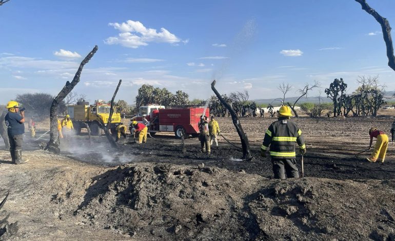  Bomberos han combatido cerca de 400 incendios en 2025
