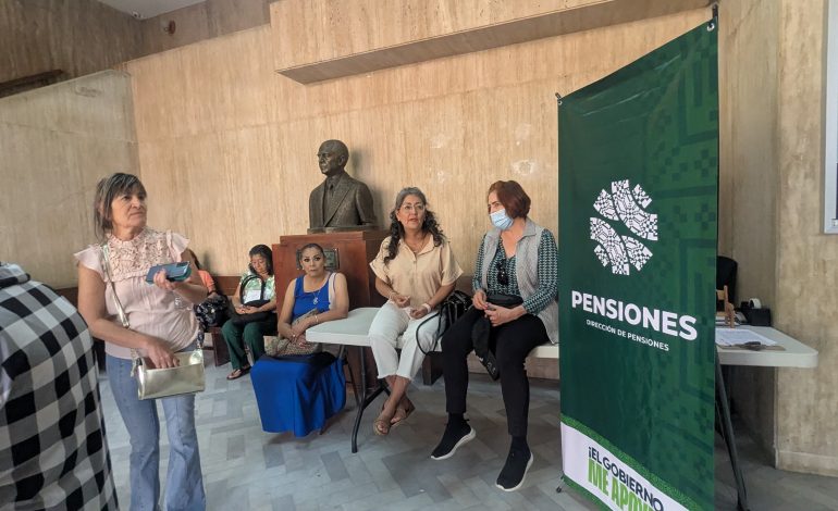  Jubilados del Poder Judicial se manifiestan por retraso en el pago de retroactivos