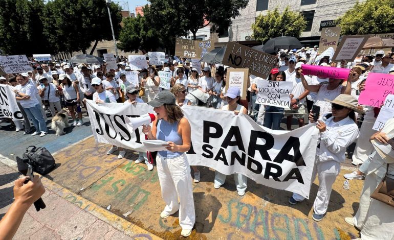  Marchan por la inseguridad en SLP tras asesinato de empresaria