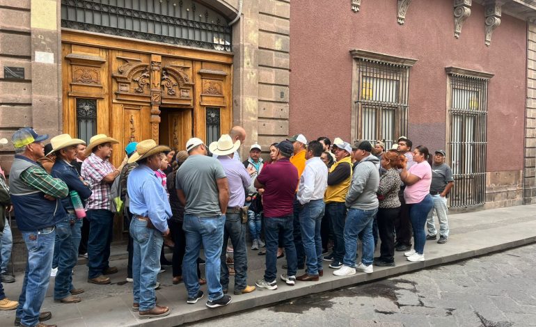  Ejidatarios de La Pila recurren a juzgado para acreditar personalidad de autoridades