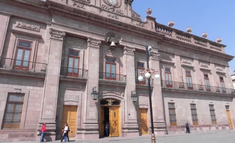  Trabajadores del Gobierno de SLP exigen reforma urgente a la Ley de Pensiones