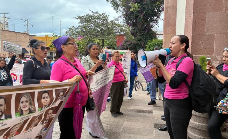  Cuidadoras exigen en el Congreso que se retomen iniciativas por sus derechos