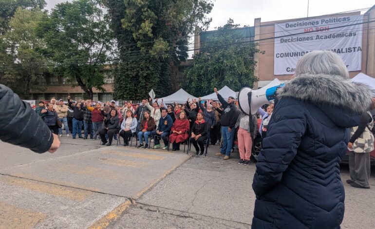  Tercer día de paro en la Becene; docentes exigen solución y respeto a sus derechos