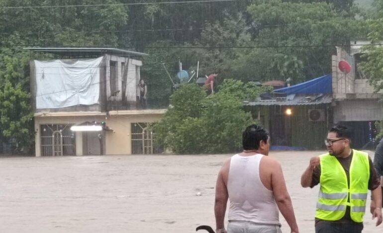  Tormenta tropical Barry deja inundaciones y daños en Tamazunchale y Santa María del Rio