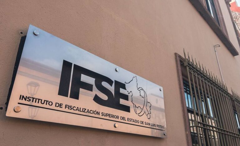  IFSE devuelve 2.5 mdp a entes públicos tras sanciones por uso indebido de recursos