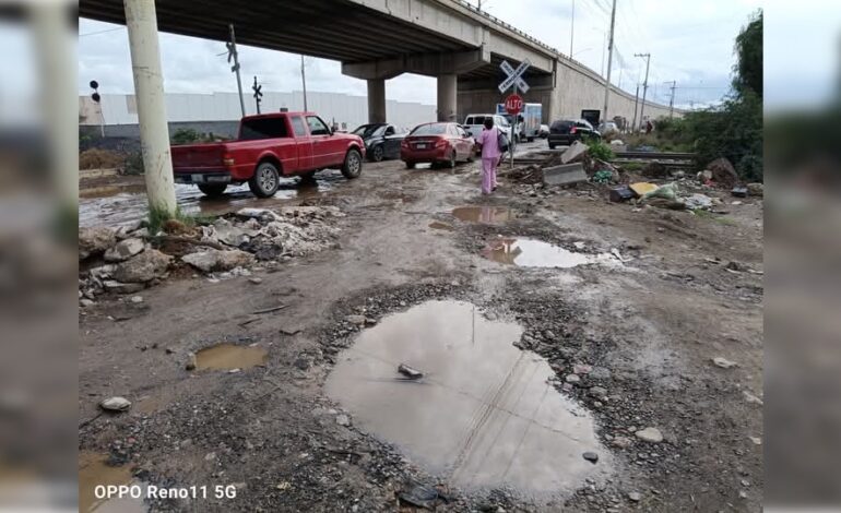  Habitantes de la zona norte exigen obras de movilidad frenadas por las vías del tren