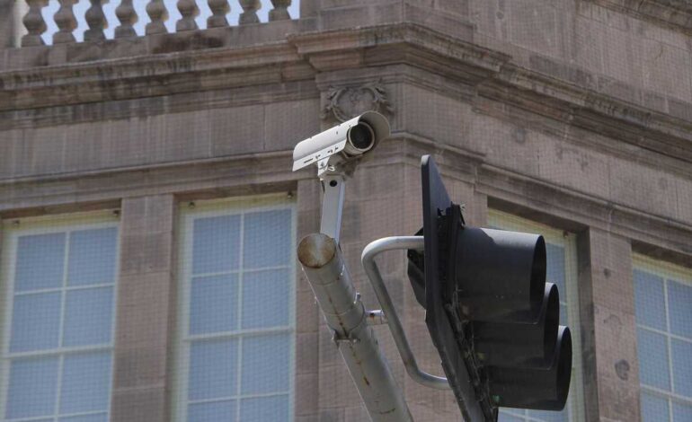 Anuncia Gallardo “Big Brother” para vigilar SLP: helicópteros, cámaras y arcos con reconocimiento facial
