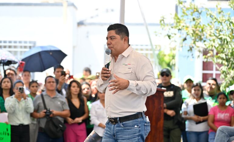  Gobernador agradece a sus “amigas y amigos diputados” por aprobar iniciativa de pensiones a policías