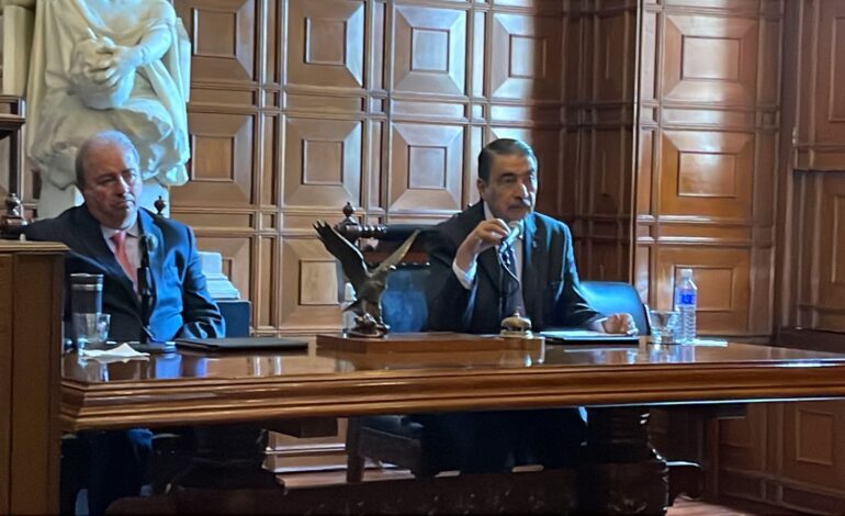  Ante el Consejo Universitario, Zermeño informa sobre crisis financiera y reunión con Gobernación