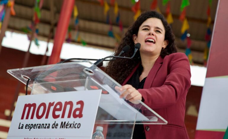  Visita de Luisa Alcalde desata críticas por uso electoral de programas sociales