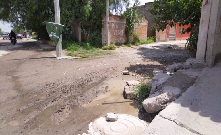  Desaseo en obras de Av. Adolfo López Mateos provocó colapso del drenaje