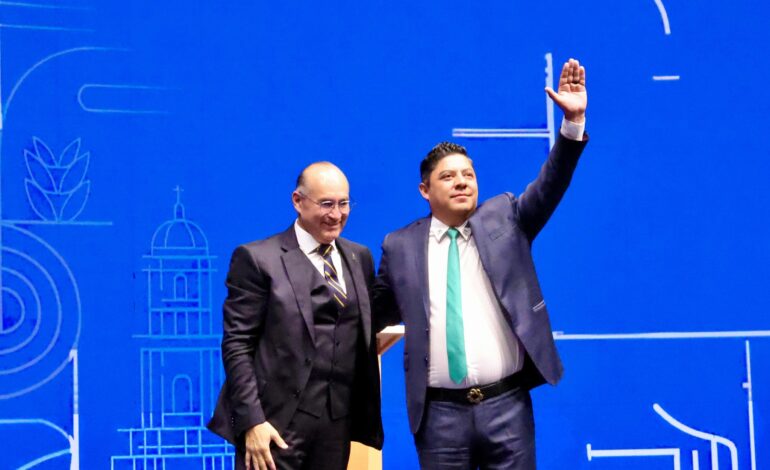  Gallardo anuncia proyecto para asegurar abastecimiento de agua en la capital por 50 años