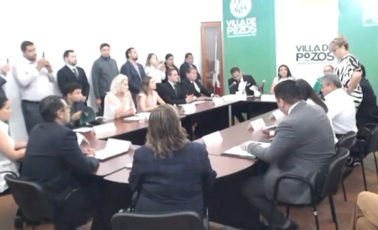  Video | Tres concejales abandonan sesión del primer informe anual en Villa de Pozos
