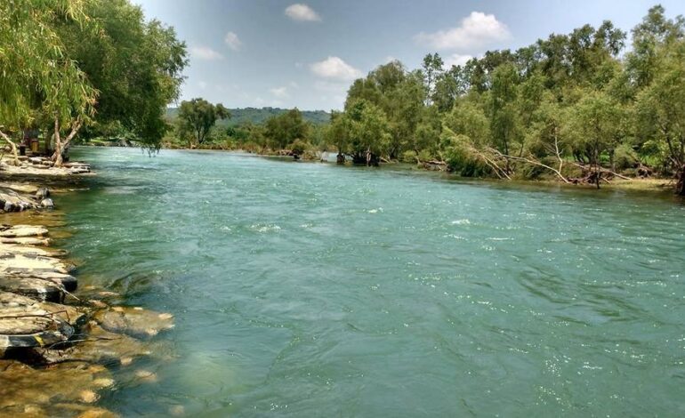  Reinstalan comité de cuenca del río Axtla para combatir la contaminación en el cauce