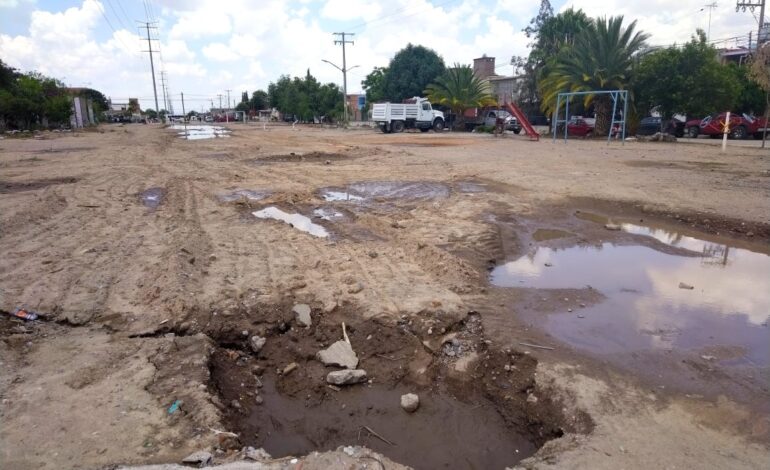  Daños ocasionados por la Seduvop en El Sauzalito siguen sin ser reparados