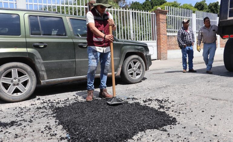  Cuauhtli Badillo defiende programa de bacheo ante señalamientos de campaña adelantada