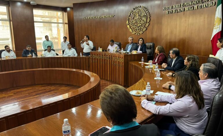  Presentan iniciativa para proteger a docentes de denuncias infundadas y acoso institucional