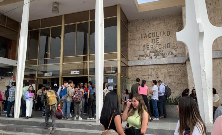  Alumnas de la Maestría en Derechos Humanos respaldan que una mujer dirija la Facultad de Derecho
