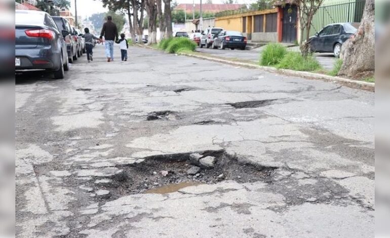  Baches de la capital no son un problema del ayuntamiento, sino de las lluvias: Galindo