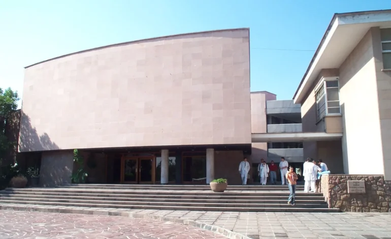 Facultad de Medicina de la UASLP reanuda actividades tras acuerdo con el estudiantado