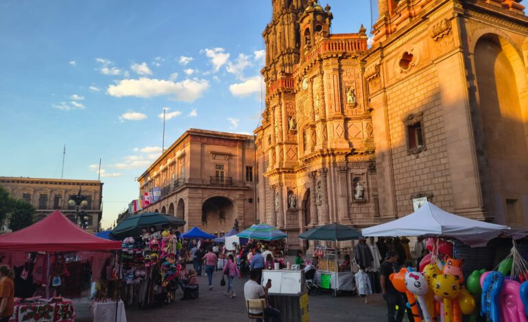  Nuestro Centro urge a liberar la Plaza de Armas ante la temporada decembrina
