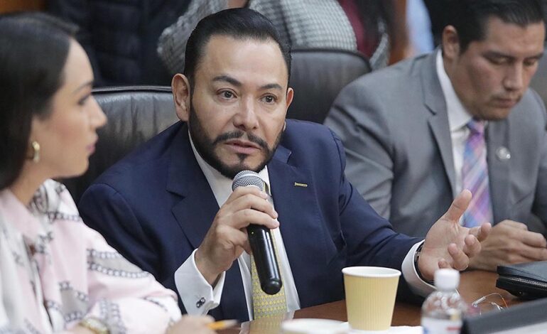  Héctor Serrano presenta iniciativa para penalizar la creación de contenidos falsos con IA