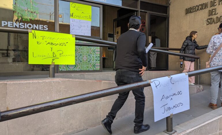  Video | Jubilados exigen al Gobierno de SLP pago de aguinaldos y liberación de préstamos pendientes