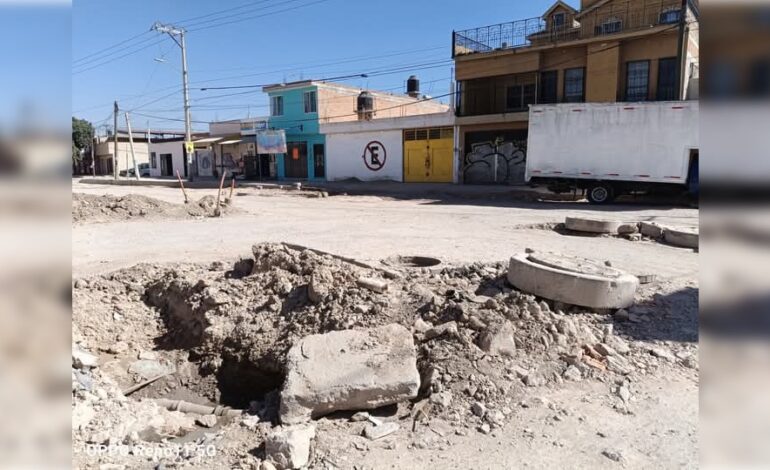  Seduvop tiene detenidas las obras de Prol. Moctezuma y deja sin agua a los vecinos