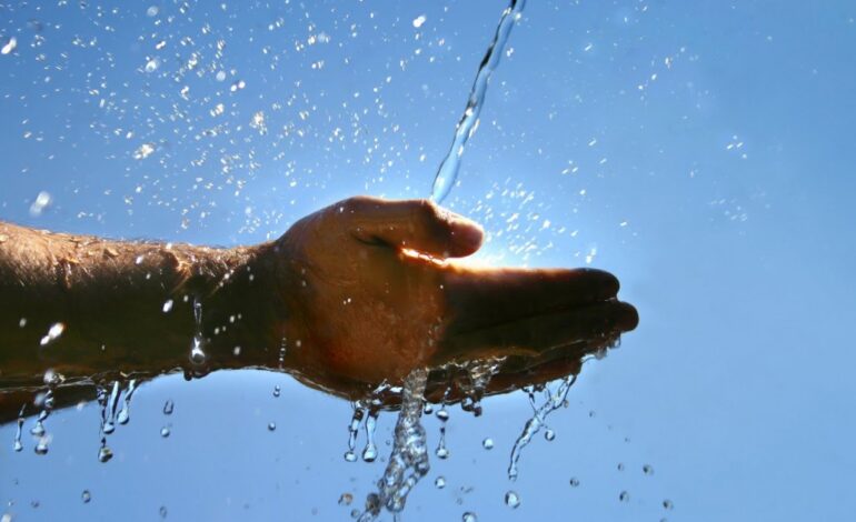  Reúnen firmas para exigir que nueva legislación privilegie el derecho humano al agua