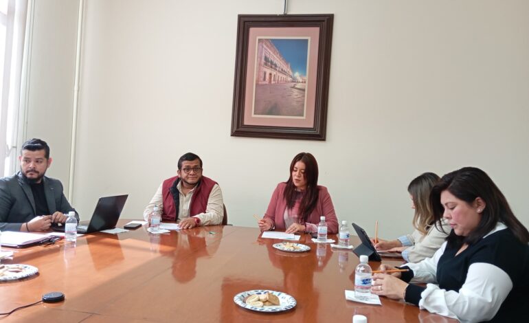  Dictaminan leyes de Ingresos 2026 entre anomalías