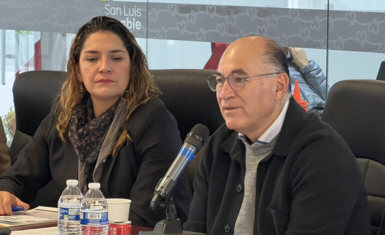  Galindo defiende designación de su hijo como concejal regidor de Villa de Pozos