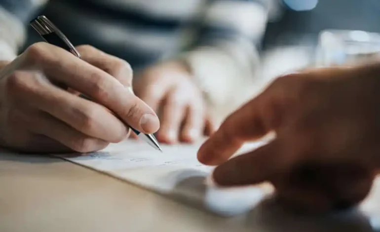  Congreso recibe iniciativa de actualización a montos para adjudicación directa y licitaciones