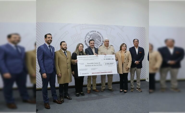  Diputados entregan “apoyo extraordinario” de 100 mil pesos al Cuerpo de Bomberos