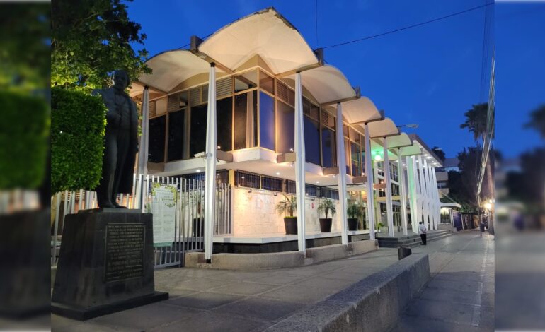  Docentes de Derecho cierran filas con la terna y acuerdan acudir en bloque a la sesión del CDU