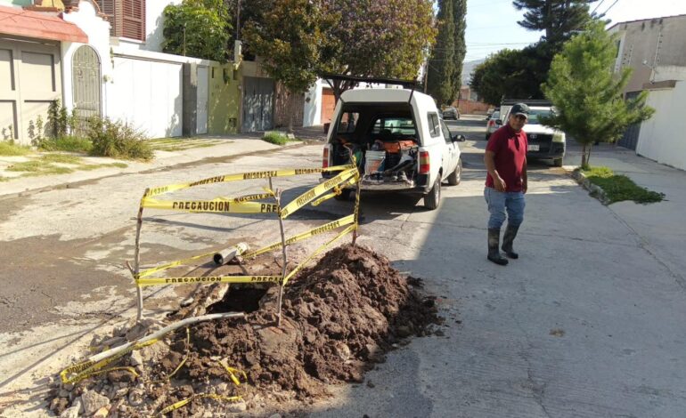  Valle Dorado, Burócrata e Himno Nacional concentran reparaciones en la red de agua