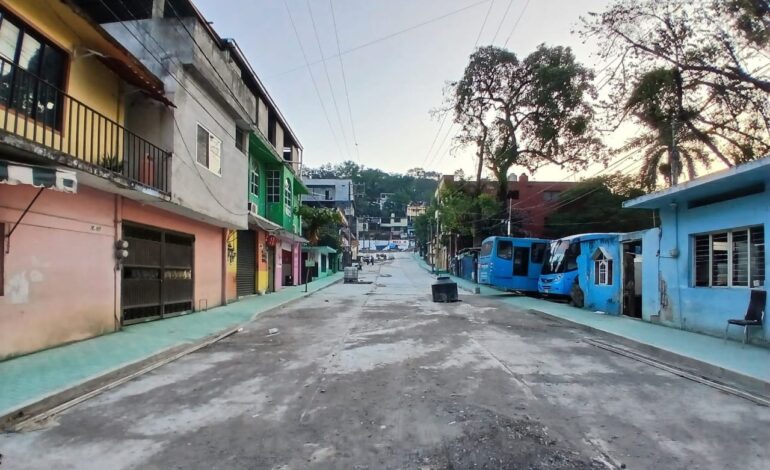  Uso de pintura verde en banquetas de Tamazunchale incumple criterios técnicos de la NOM vial