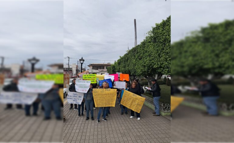  Educadores del Conafe en la Huasteca exigen mejores condiciones laborales