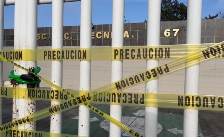  Padres de familia toman la Secundaria Técnica 67 por separación de directivos