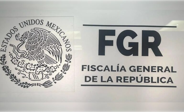  FGR investiga robo de equipo a personal de Segob en carretera de SLP