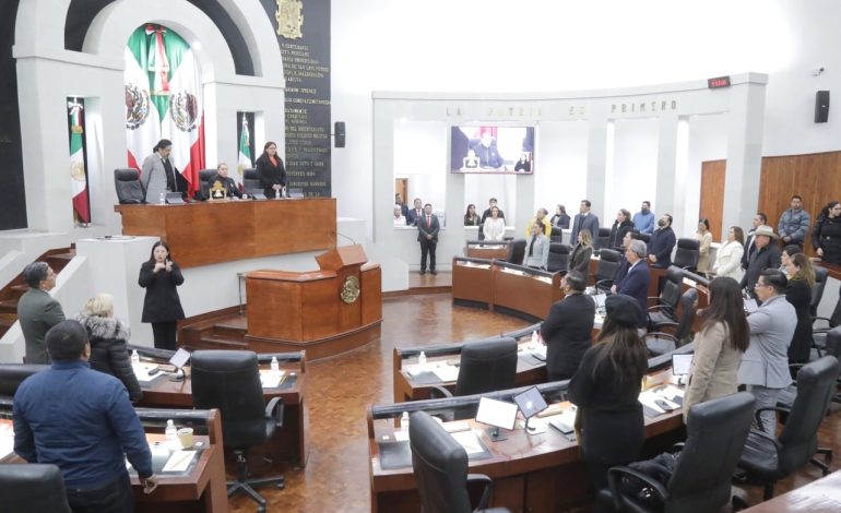  Revisan permitir cambio de bancada y su impacto en el voto ponderado dentro del Congreso