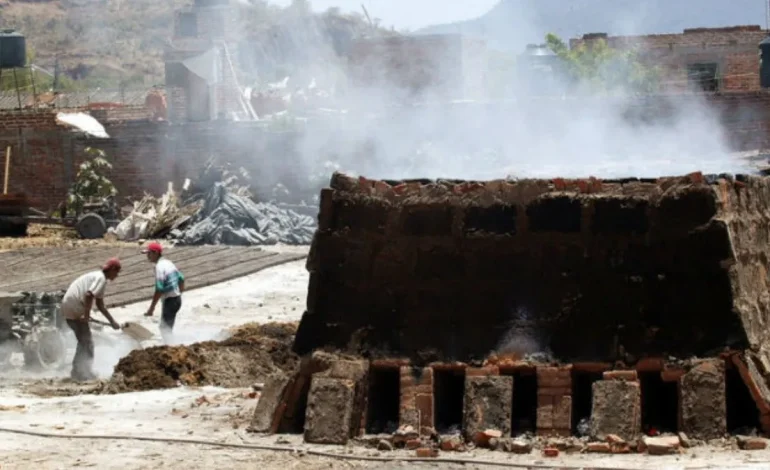  Vecinos piden intervención del Ayuntamiento de SLP para frenar contaminación de las ladrilleras