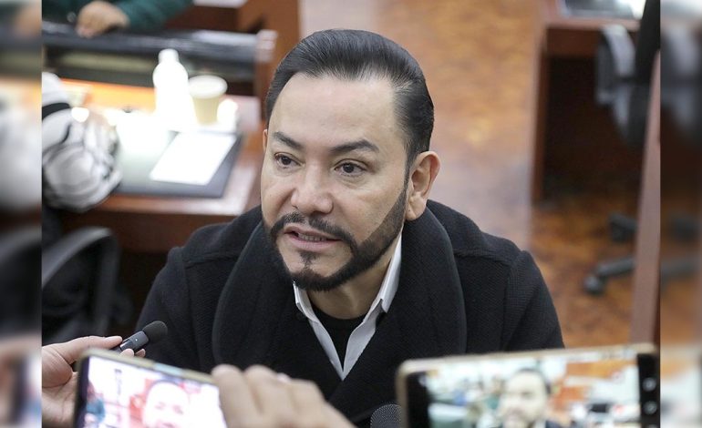  Serrano defiende manejo administrativo del Congreso ante observaciones del IFSE