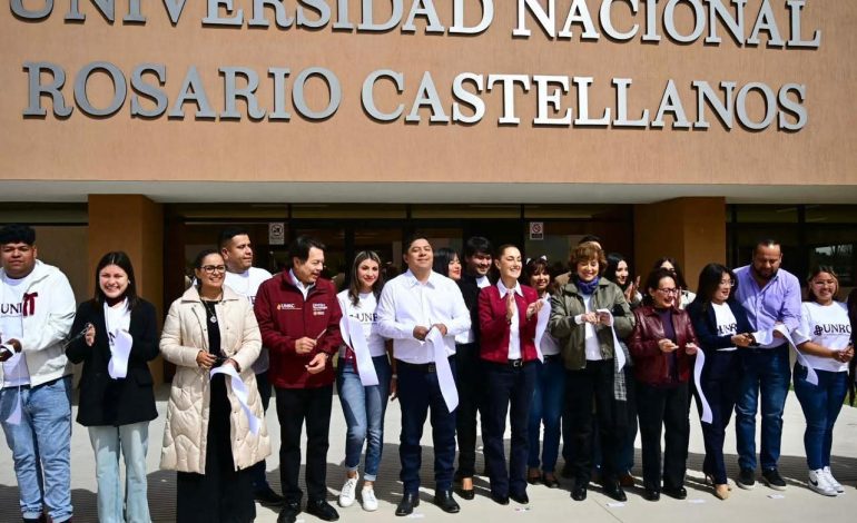  Entre protestas y obras inconclusas, Claudia Sheinbaum inaugura la Universidad Rosario Castellanos en SLP