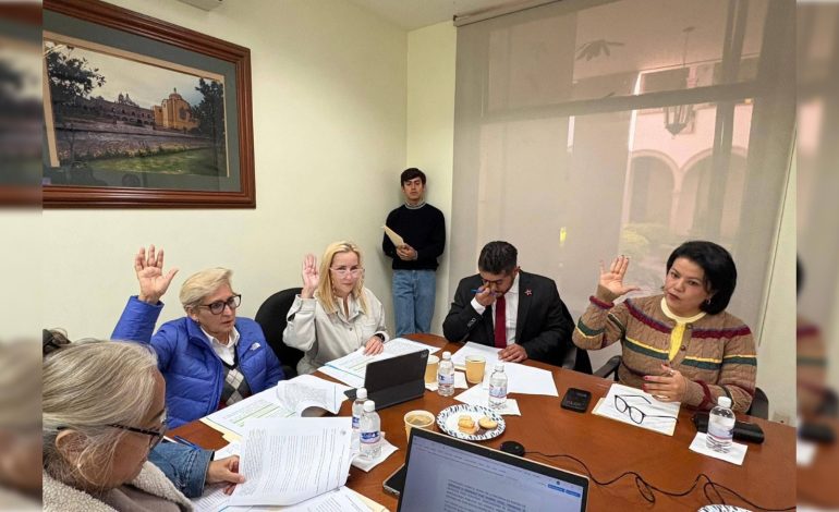  Mega farmacia y vacunas : choque entre PRI y Morena rompe debate en Comisión de Salud