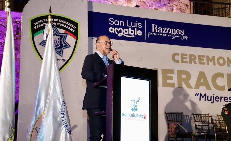  Pintura verde en camellones de SLP confunde a la población, afirma Galindo