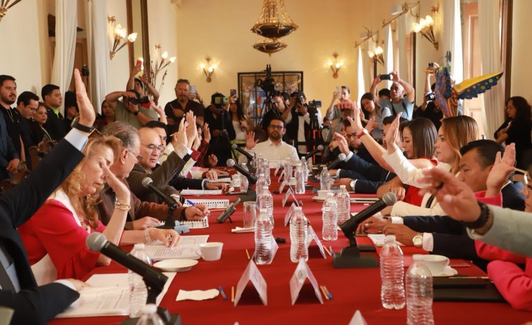  Comisión especial supervisa el proceso de subasta de predios municipales